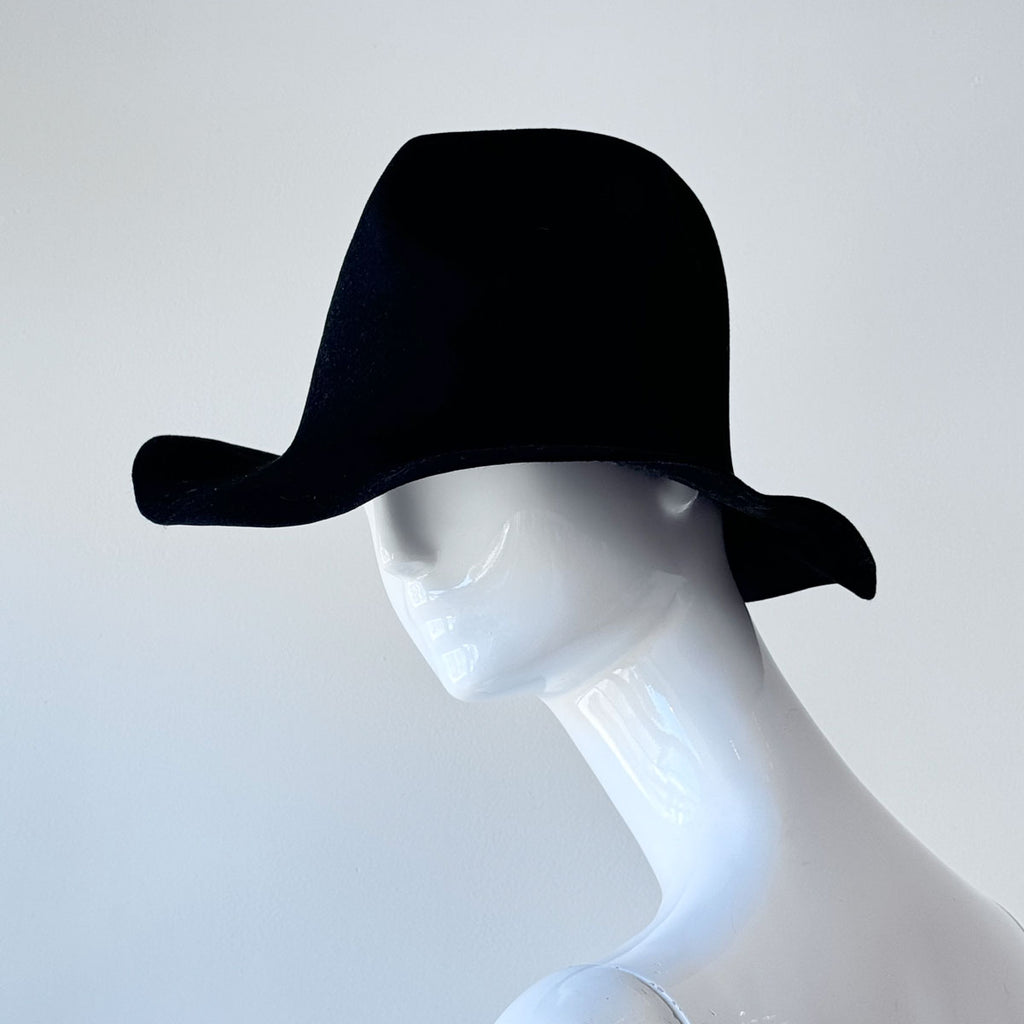 Spaventa Velour Hat Black | Italy